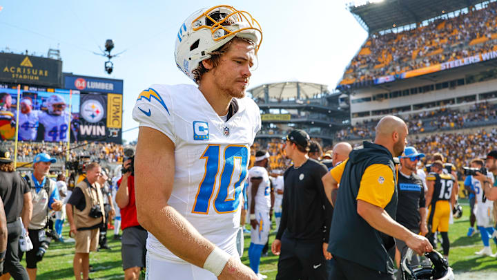 Justin Herbert QB Los Angeles Chargers Justin Herbert QB Los Angeles Chargers