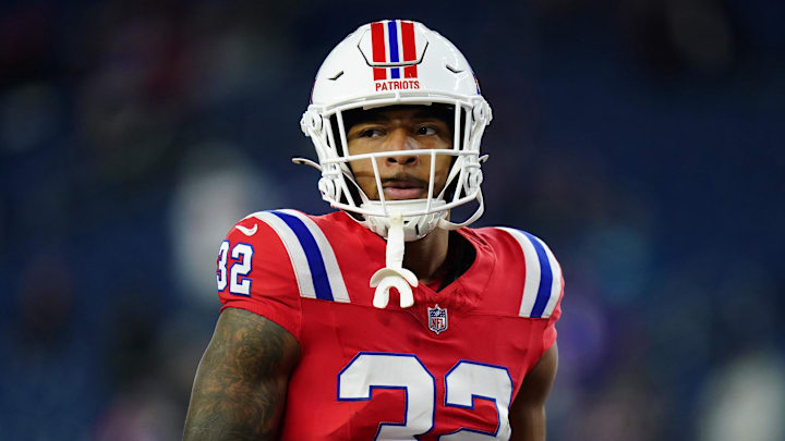 Dec 1, 2025; Foxborough, Massachusetts, USA; New England Patriots running back TreVeyon Henderson (32) warms up prior to the game against the New York Giants at Gillette Stadium. Mandatory Credit: David Butler II-Imagn Images Dec 1, 2025; Foxborough, Massachusetts, USA; New England Patriots running back TreVeyon Henderson (32) warms up prior to the game against the New York Giants at Gillette Stadium. Mandatory Credit: David Butler II-Imagn Images