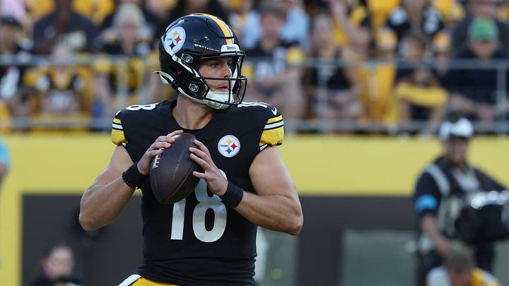 Aug 21, 2026; Pittsburgh, Pennsylvania, USA;  Pittsburgh Steelers quarterback Will Howard (18) looks to pass against the New York Jets during the first quarter at Acrisure Stadium.  Mandatory Credit: Charles LeClaire-Imagn Images