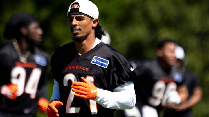 Cincinnati Bengals cornerback Bralyn Lux (21) runs during a practice session at the Kettering Health Practice Fields in Cincinnati on Tuesday, May 12, 2026.