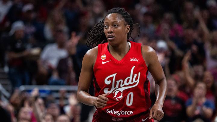 Aug 28, 2026; Indianapolis, Indiana, USA; Indiana Fever guard Kelsey Mitchell (0) in the first half against the Connecticut Sun at Gainbridge Fieldhouse. Mandatory Credit: Trevor Ruszkowski-Imagn Images Aug 28, 2026; Indianapolis, Indiana, USA; Indiana Fever guard Kelsey Mitchell (0) in the first half against the Connecticut Sun at Gainbridge Fieldhouse. Mandatory Credit: Trevor Ruszkowski-Imagn Images