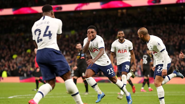 Steven Bergwijn celebrates his goal