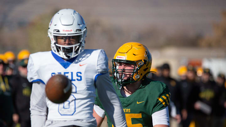 Bishop Gorman (NV) stays atop the latest rankings in the high school football rankings.