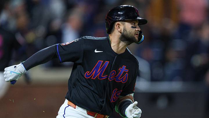 Apr 23, 2026; New York City, New York, USA; New York Mets shortstop Bo Bichette (19) hits a three-run double during the eighth inning against the Minnesota Twins at Citi Field. Mandatory Credit: Vincent Carchietta-Imagn Images Apr 23, 2026; New York City, New York, USA; New York Mets shortstop Bo Bichette (19) hits a three-run double during the eighth inning against the Minnesota Twins at Citi Field. Mandatory Credit: Vincent Carchietta-Imagn Images