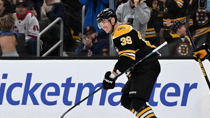 Carolina Hurricanes v Boston Bruins