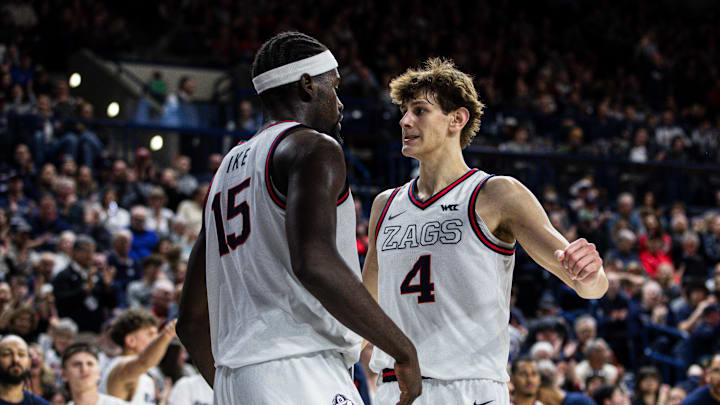 Gonzaga Bulldogs Graham Ike (15) and Davis Fogle (4).