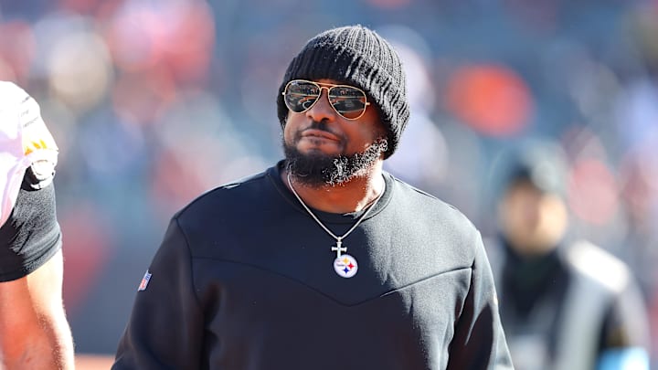 Dec 1, 2024; Cincinnati, Ohio, USA;  Pittsburgh Steelers head coach Mike Tomlin before the game against the Cincinnati Bengals at Paycor Stadium. Mandatory Credit: Joseph Maiorana-Imagn Images