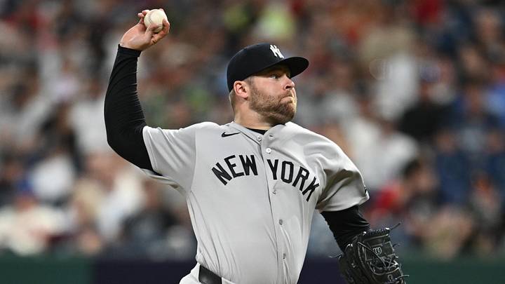 Jun 8, 2026; Cleveland, Ohio, USA; New York Yankees pitcher David Bednar (53) throws a pitch during the ninth inning against the Cleveland Guardians at Progressive Field. Mandatory Credit: Ken Blaze-Imagn Images Jun 8, 2026; Cleveland, Ohio, USA; New York Yankees pitcher David Bednar (53) throws a pitch during the ninth inning against the Cleveland Guardians at Progressive Field. Mandatory Credit: Ken Blaze-Imagn Images