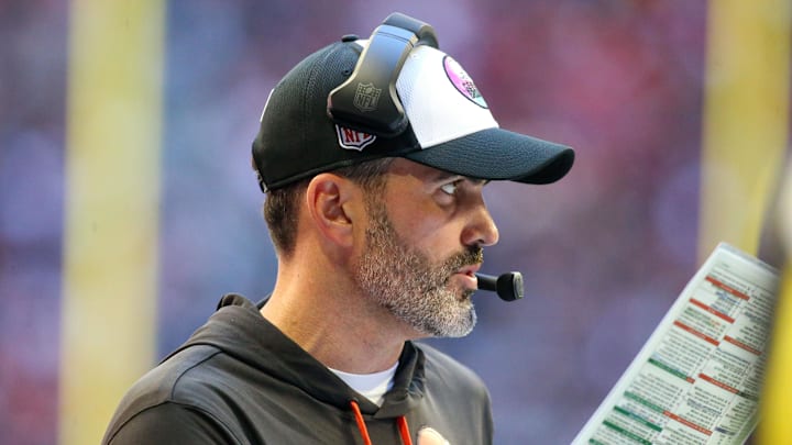 Oct 2, 2022; Atlanta, Georgia, USA; Cleveland Browns head coach Kevin Stefanski on the sideline against the Atlanta Falcons in the second half at Mercedes-Benz Stadium. Mandatory Credit: Brett Davis-Imagn Images