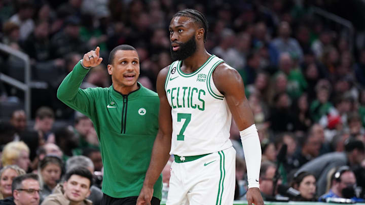 Jan 9, 2023; Boston, Massachusetts, USA; Boston Celtics head coach Joe Mazzulla talks with guard Jaylen Brown (7) from the sideline as they take on the Chicago Bulls at TD Garden. Mandatory Credit: David Butler II-Imagn Images Jan 9, 2023; Boston, Massachusetts, USA; Boston Celtics head coach Joe Mazzulla talks with guard Jaylen Brown (7) from the sideline as they take on the Chicago Bulls at TD Garden. Mandatory Credit: David Butler II-Imagn Images