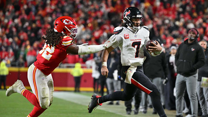 Dec 7, 2025; Kansas City, Missouri, USA; Houston Texans quarterback C.J. Stroud (7) runs the ball against Kansas City Chiefs linebacker Nick Bolton (32) during the fourth quarter at GEHA Field at Arrowhead Stadium. Mandatory Credit: Amy Kontras-Imagn Images Dec 7, 2025; Kansas City, Missouri, USA; Houston Texans quarterback C.J. Stroud (7) runs the ball against Kansas City Chiefs linebacker Nick Bolton (32) during the fourth quarter at GEHA Field at Arrowhead Stadium. Mandatory Credit: Amy Kontras-Imagn Images
