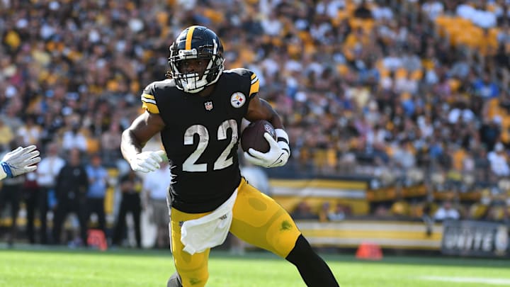 Aug 28, 2022; Pittsburgh, Pennsylvania, USA;  Pittsburgh Steelers running back Najee Harris (22)
