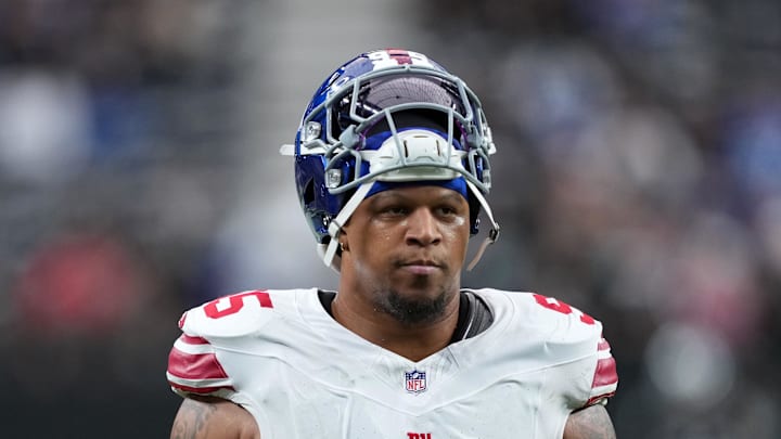 Dec 28, 2025; Paradise, Nevada, USA; New York Giants defensive tackle Roy Robertson-Harris (95) warms up before the game against the Las Vegas Raiders at Allegiant Stadium. Mandatory Credit: Kirby Lee-Imagn Images