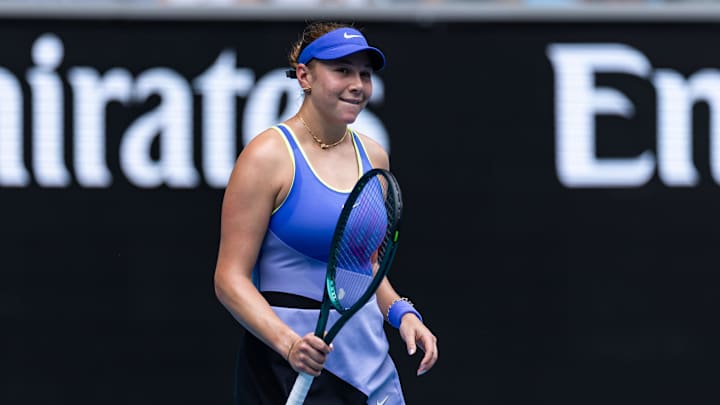 Amanda Anisimova is favored against Katerina Siniakova in the second round of the Australian Open.