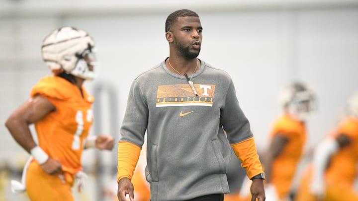Tennessee wide receivers coach Kelsey Pope during the first day of Tennessee football practice at Anderson Training Facility in Knoxville, Tenn. on Monday, Aug. 1, 2022.

Kns Tennessee Football Practice