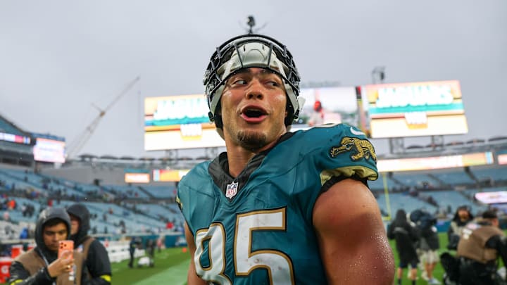 1Dec 7, 2025; Jacksonville, Florida, USA;  Jacksonville Jaguars tight end Brenton Strange (85) leaves the field following a game at EverBank Stadium. Mandatory Credit: Matt Pendleton-Imagn Images
