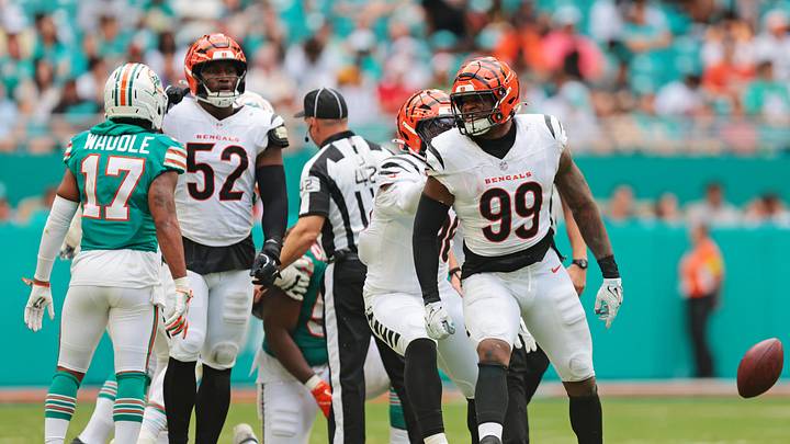Cincinnati Bengals defensive end Myles Murphy vs Miami Dolphins