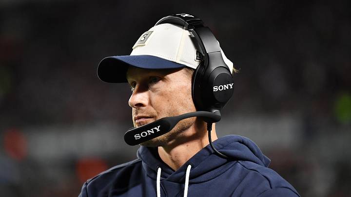 Chicago Bears head coach Ben Johnson looks on during the first half against the Philadelphia Eagles at Soldier Field. 