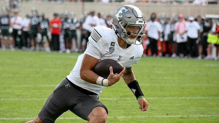 Eastern Michigan Eagles quarterback Noah Kim Eastern Michigan Eagles quarterback Noah Kim