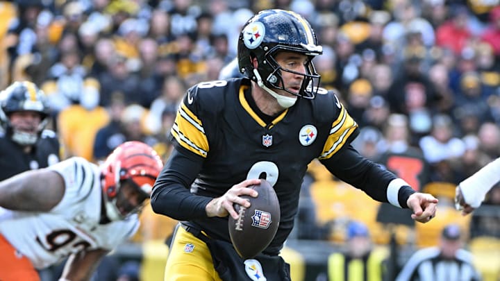 Pittsburgh Steelers quarterback Aaron Rodgers.