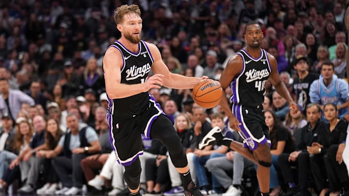 Sacramento Kings forward Domantas Sabonis (10) dribbles.