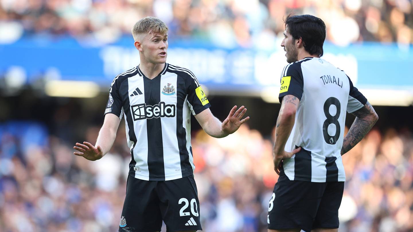 Chelsea in talks with Newcastle over multiple stars including former player
