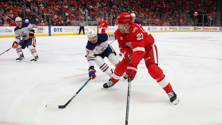 Edmonton Oilers v Detroit Red Wings