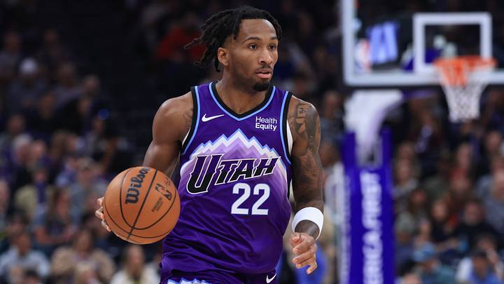 Oct 25, 2026; Salt Lake City, Utah, USA; Utah Jazz guard Darryn Peterson (22) brings the ball up the court against the Los Angeles Lakers during the second half at Delta Center. Mandatory Credit: Rob Gray-Imagn Images Oct 25, 2026; Salt Lake City, Utah, USA; Utah Jazz guard Darryn Peterson (22) brings the ball up the court against the Los Angeles Lakers during the second half at Delta Center. Mandatory Credit: Rob Gray-Imagn Images