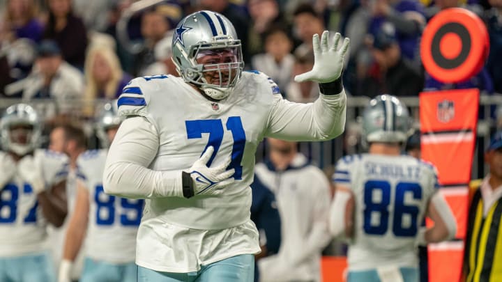 Oct 31, 2021; Minneapolis, Minnesota, USA; Dallas Cowboys offensive tackle La'el Collins (71) Oct 31, 2021; Minneapolis, Minnesota, USA; Dallas Cowboys offensive tackle La'el Collins (71)