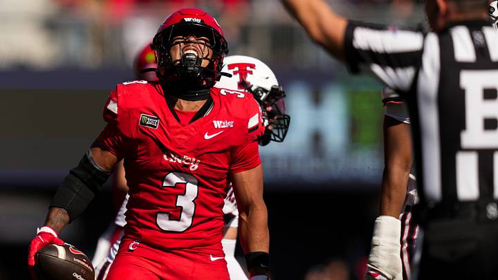 Oct 24, 2026; Cincinnati, Ohio, USA; Cincinnati Bearcats running back Cole Tabb (3) reacts after he carries the ball against the Texas Tech Red Raiders in the first half at Nippert Stadium. Mandatory Credit: Aaron Doster-Imagn Images Oct 24, 2026; Cincinnati, Ohio, USA; Cincinnati Bearcats running back Cole Tabb (3) reacts after he carries the ball against the Texas Tech Red Raiders in the first half at Nippert Stadium. Mandatory Credit: Aaron Doster-Imagn Images