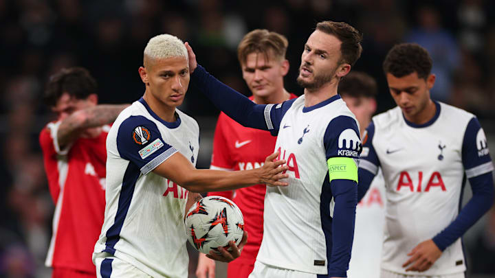 James Maddison gives the ball to Richarlison to take the decisive penalty 