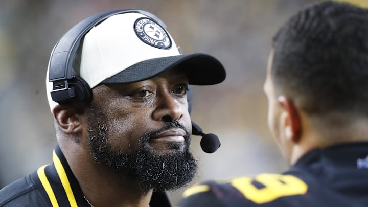 Dec 7, 2023; Pittsburgh, Pennsylvania, USA;  Pittsburgh Steelers head coach Mike Tomlin (left)