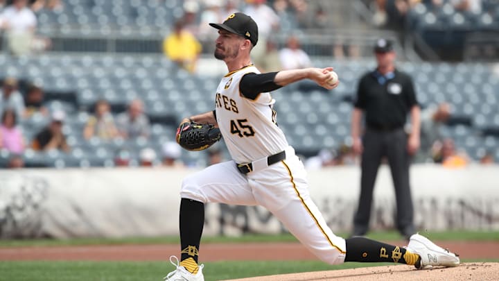 Aug 6, 2025; Pittsburgh, Pennsylvania, USA;  Pittsburgh Pirates pitcher Andrew Heaney (45) delivers a pitch against the San Francisco Giants during the first inning at PNC Park. Mandatory Credit: Charles LeClaire-Imagn Images