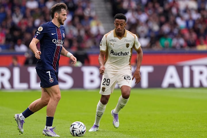 Khvicha Kvaratskhelia 赫维查·夸拉茨赫利亚