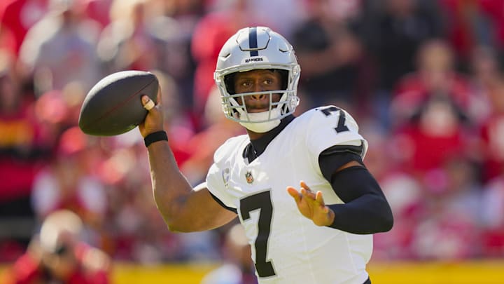 Oct 19, 2025; Kansas City, Missouri, USA; Las Vegas Raiders quarterback Geno Smith (7) throws a pass during the second half against the Kansas City Chiefs at GEHA Field at Arrowhead Stadium. Mandatory Credit: Jay Biggerstaff-Imagn Images Oct 19, 2025; Kansas City, Missouri, USA; Las Vegas Raiders quarterback Geno Smith (7) throws a pass during the second half against the Kansas City Chiefs at GEHA Field at Arrowhead Stadium. Mandatory Credit: Jay Biggerstaff-Imagn Images