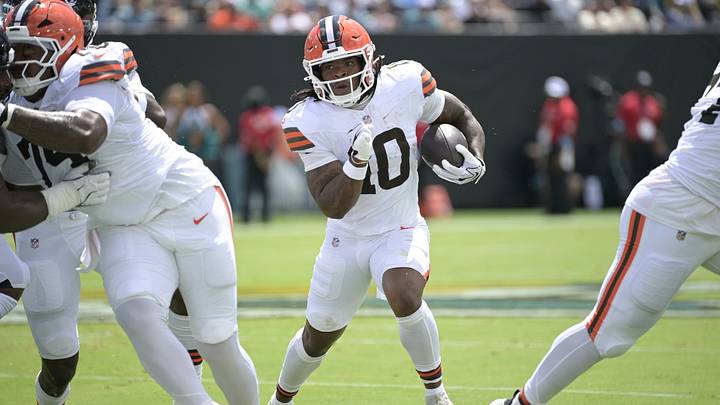 Sep 13, 2026; Jacksonville, Florida, USA; Cleveland Browns running back Quinshon Judkins (10) runs the ball in the first quarter against the Jacksonville Jaguars at EverBank Stadium. Mandatory Credit: Melina Myers-Imagn Images Sep 13, 2026; Jacksonville, Florida, USA; Cleveland Browns running back Quinshon Judkins (10) runs the ball in the first quarter against the Jacksonville Jaguars at EverBank Stadium. Mandatory Credit: Melina Myers-Imagn Images