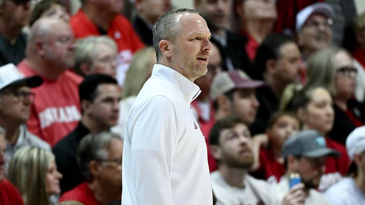 Jan 10, 2026; Bloomington, Indiana, USA; Indiana Hoosiers head coach Darian DeVries reacts to a play against the Nebraska Cornhuskers during the first half at Simon Skjodt Assembly Hall. Mandatory Credit: Robert Goddin-Imagn Images Jan 10, 2026; Bloomington, Indiana, USA; Indiana Hoosiers head coach Darian DeVries reacts to a play against the Nebraska Cornhuskers during the first half at Simon Skjodt Assembly Hall. Mandatory Credit: Robert Goddin-Imagn Images