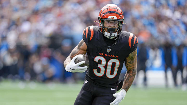 Sep 29, 2024; Charlotte, North Carolina, USA; Cincinnati Bengals running back Chase Brown (30) runs around end against the Carolina Panthers during 1st quarter at Bank of America Stadium. Mandatory Credit: Jim Dedmon-Imagn Images Sep 29, 2024; Charlotte, North Carolina, USA; Cincinnati Bengals running back Chase Brown (30) runs around end against the Carolina Panthers during 1st quarter at Bank of America Stadium. Mandatory Credit: Jim Dedmon-Imagn Images