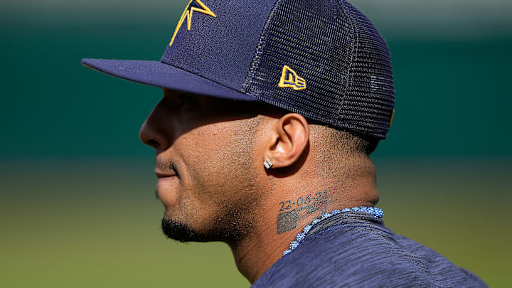 Wander Franco juega como campocorto para los Rays de Tampa Bay 