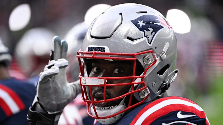 New England Patriots guard Mike Onwenu