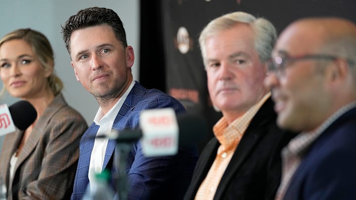 Buster Posey Announces Retirement