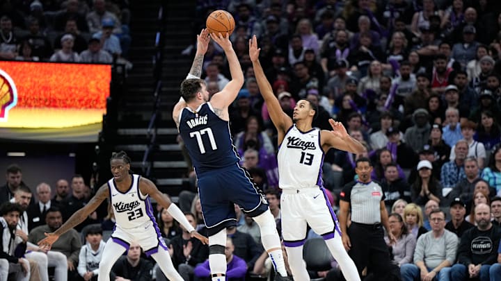 Dallas Mavericks v Sacramento Kings