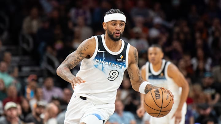 Minnesota Timberwolves v Phoenix Suns