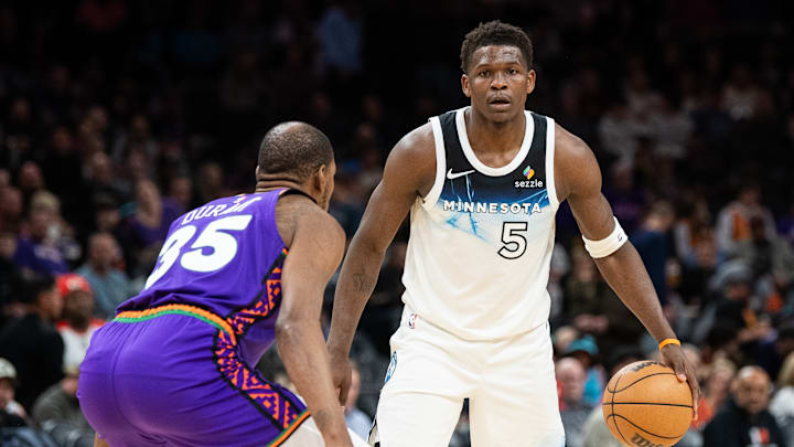 Minnesota Timberwolves v Phoenix Suns