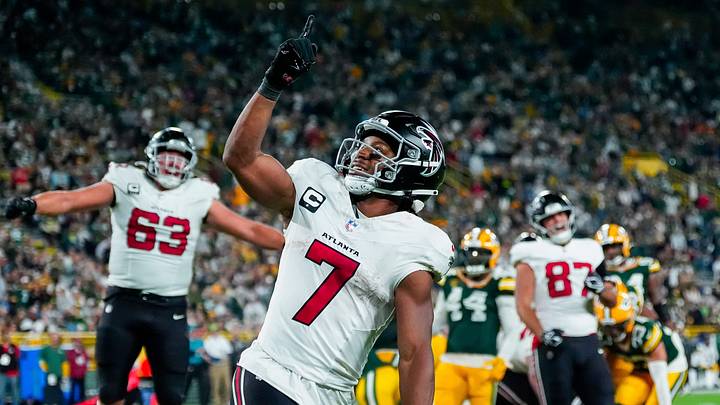 Atlanta Falcons running back Bijan Robinson (7) celebrates after scoring a touchdown against the Green Bay Packers on Thursday, Sept. 24, 2026, at Lambeau Field in Green Bay, Wisconsin. The Falcons won the game, 35-14.
Tork Mason/Green Bay Press-Gazette