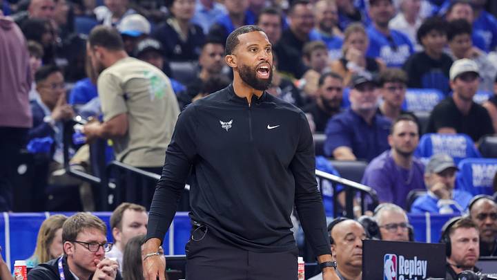 Charlotte Hornets head coach Charles Lee during the first quarter against the Orlando Magic Charlotte Hornets head coach Charles Lee during the first quarter against the Orlando Magic