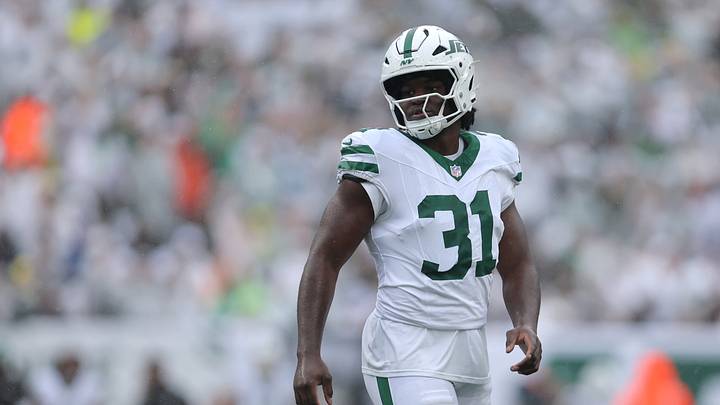 Sep 20, 2026; East Rutherford, New Jersey, USA;  New York Jets defensive end David Bailey (31) stands on the field between plays against the Green Bay Packers during the first quarter at MetLife Stadium.  Mandatory Credit: Brad Penner-Imagn Images
