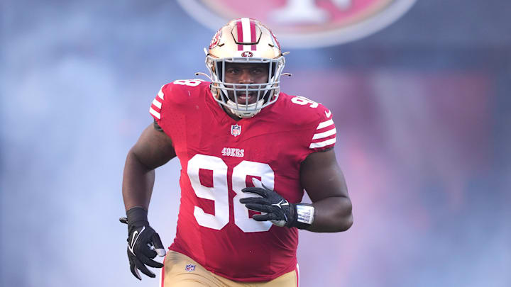 San Francisco 49ers defensive tackle Javon Hargrave (98)