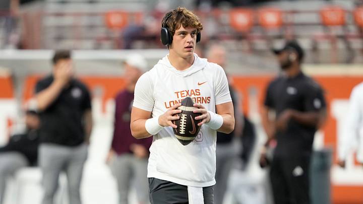 Texas Longhorns quarterback Arch Manning warms up. Mandatory Credit: Scott Wachter-Imagn Images Texas Longhorns quarterback Arch Manning warms up. Mandatory Credit: Scott Wachter-Imagn Images