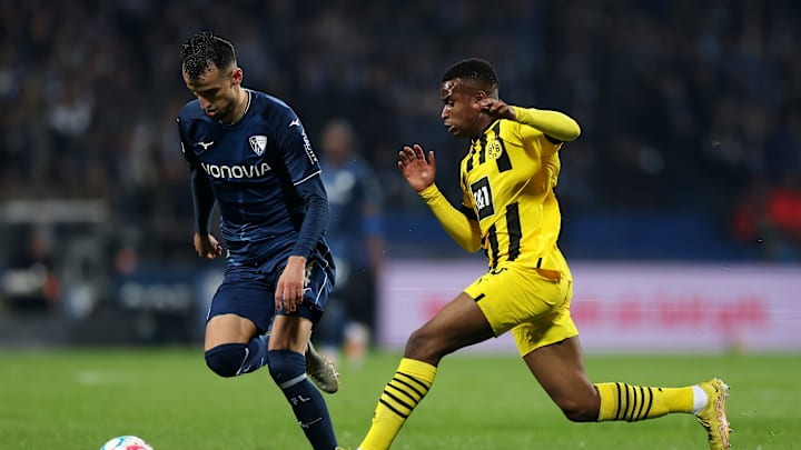 Youssoufa Moukoko (rechts)